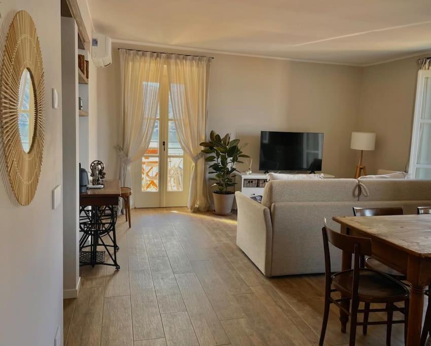 Il Noce Lake View Apartment 레체노 외부 사진
